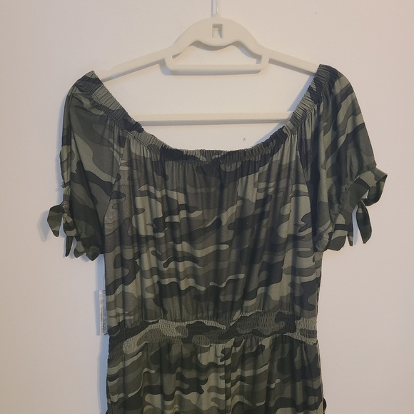 Derek Heart | Women's Green and Black Camouflage Tie-Shoulder Romper (Size 2X) - Picture 10 of 13